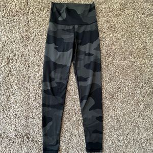 aerie black camo leggings!